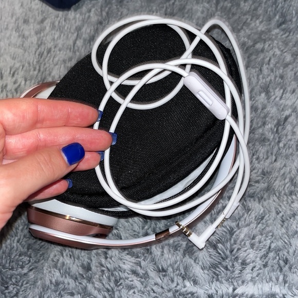 Beats Headphones - On Ear - Picture 8 of 8